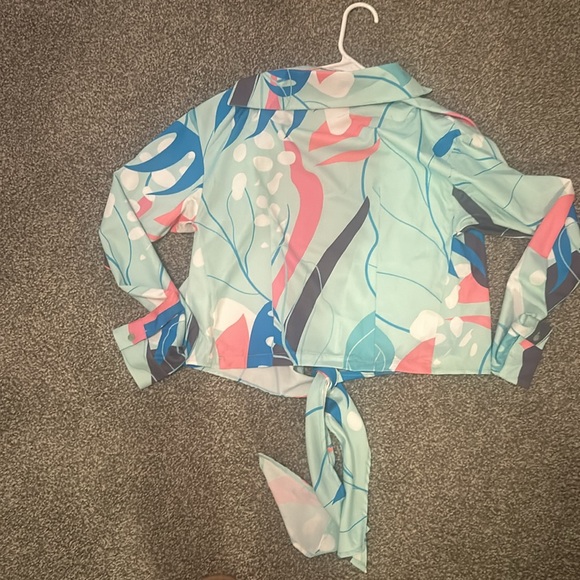 Multi-colored tie-up blouse - Picture 4 of 4